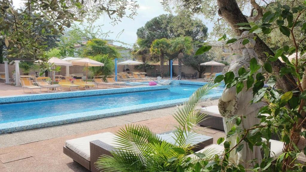 Hotel Terme Eden Абано Терме Екстериор снимка