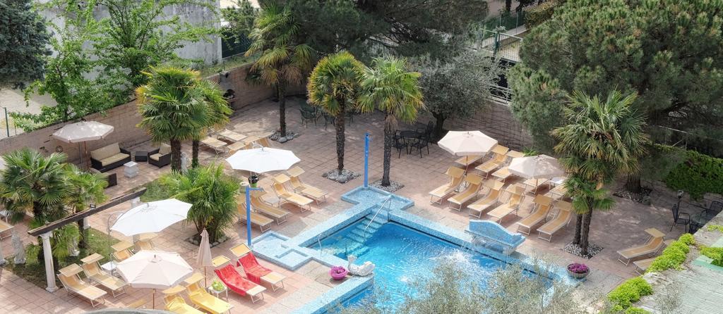 Hotel Terme Eden Абано Терме Екстериор снимка